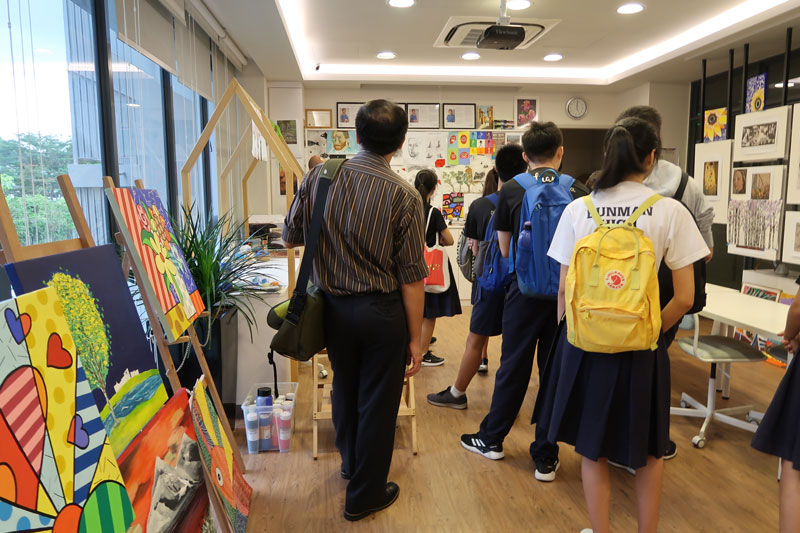 Appreciating the beautiful artworks created by the students of Rainbow Centre
